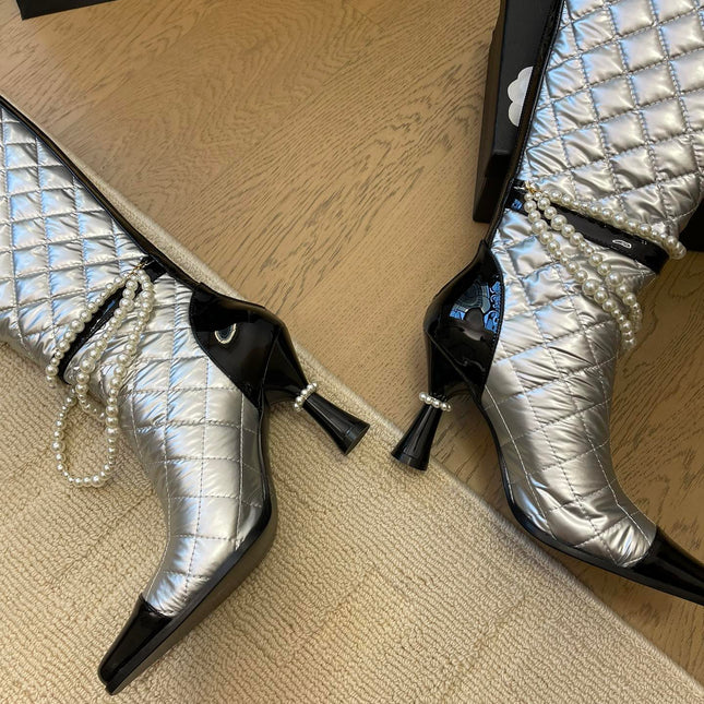 KNEE HIGH BOOTS 8 CM IN SILVER MIX BLACK CALFSKIN WITH PEARL CHAIN