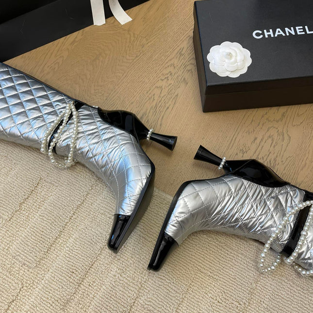 KNEE HIGH BOOTS 8 CM IN SILVER MIX BLACK CALFSKIN WITH PEARL CHAIN