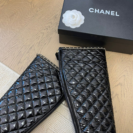 KNEE HIGH BOOTS 8 CM IN BLACK CALFSKIN WITH PEARL CHAIN