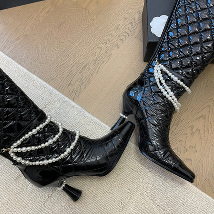 KNEE HIGH BOOTS 8 CM IN BLACK CALFSKIN WITH PEARL CHAIN