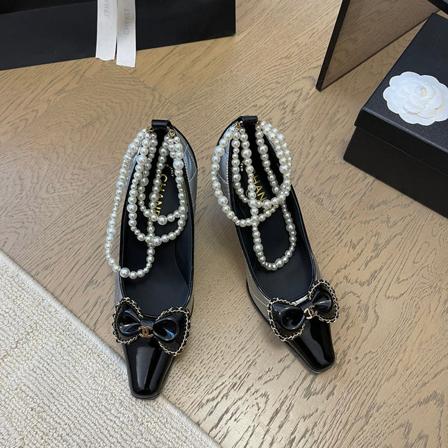 HIGH HEEL 8 CM IN SILVER MIX BLACK CALFSKIN WITH PEARL CHAIN