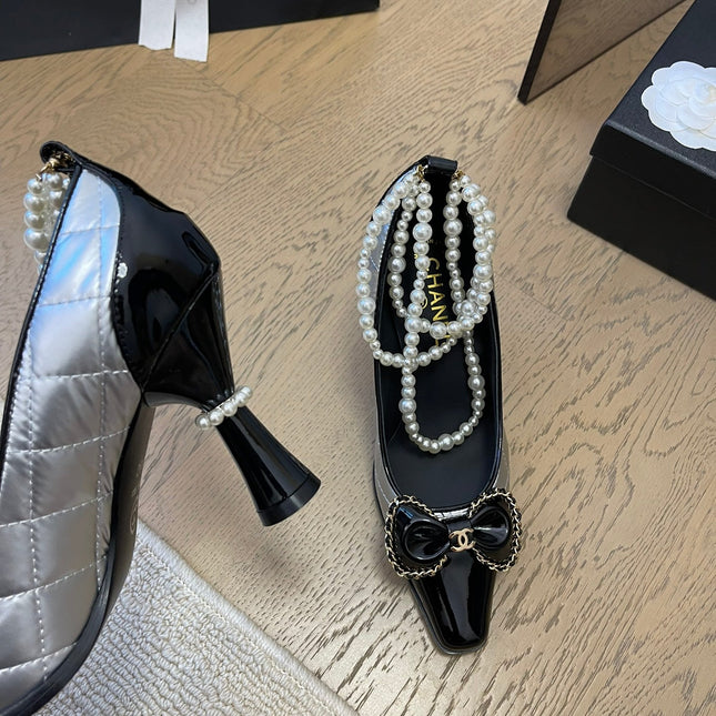 HIGH HEEL 8 CM IN SILVER MIX BLACK CALFSKIN WITH PEARL CHAIN