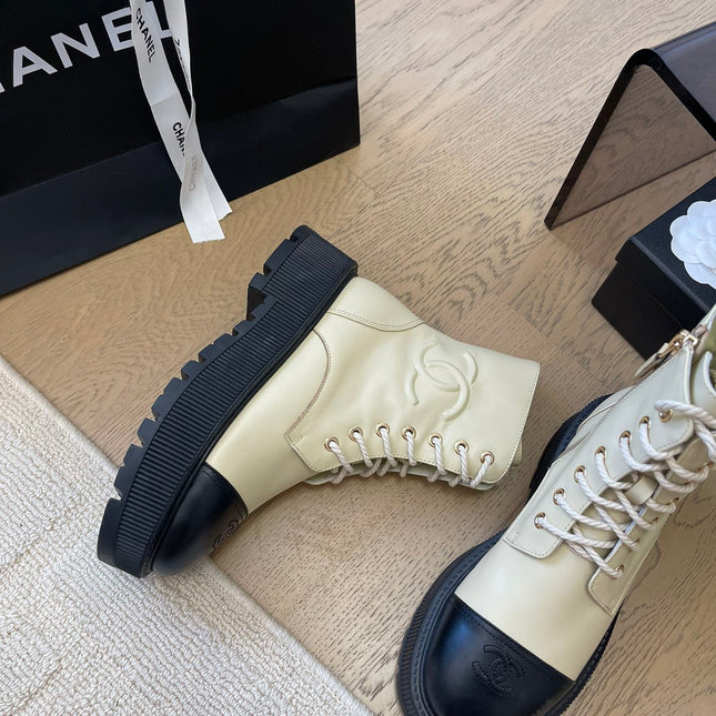 ANKLE BOOTS IN PEARL GRAY MIX BLACK CALFSKIN