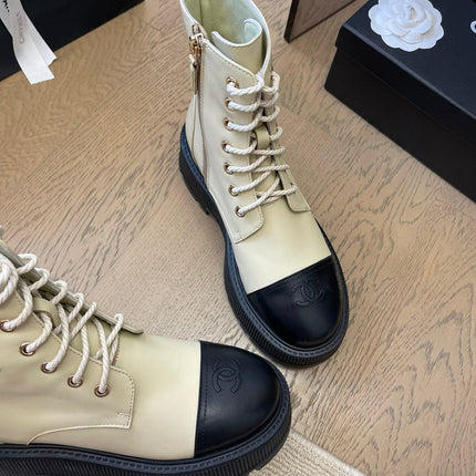 ANKLE BOOTS IN PEARL GRAY MIX BLACK CALFSKIN