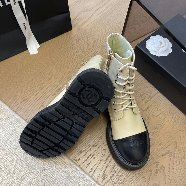 ANKLE BOOTS IN PEARL GRAY MIX BLACK CALFSKIN