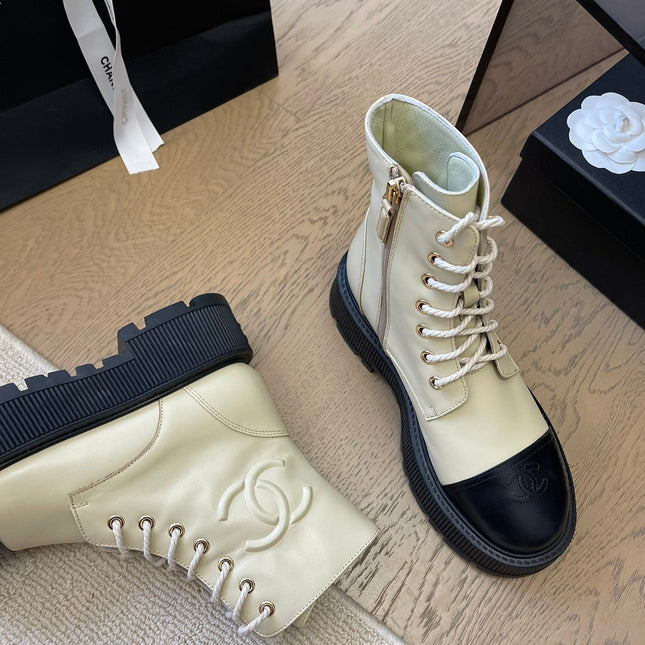 ANKLE BOOTS IN PEARL GRAY MIX BLACK CALFSKIN