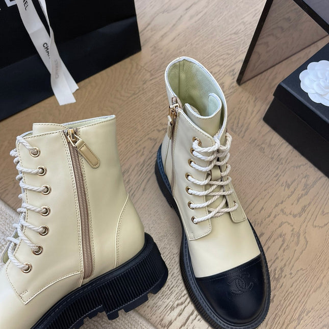 ANKLE BOOTS IN PEARL GRAY MIX BLACK CALFSKIN