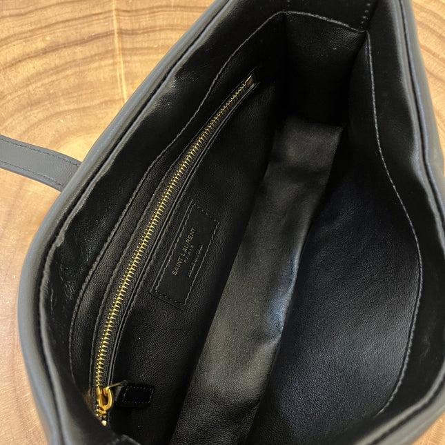 LE 5 À 7 BAG 24 BLACK GLOSSY CALFSKIN HOBO