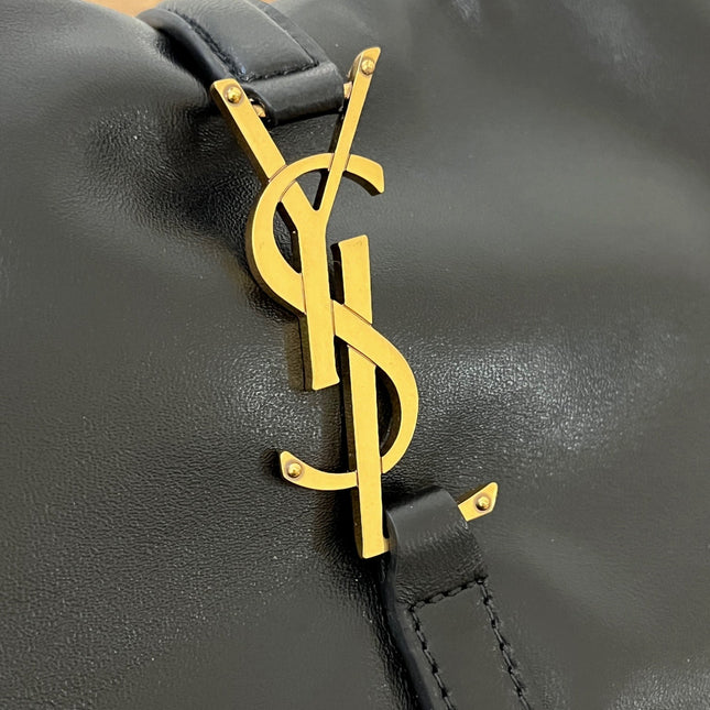 LE 5 À 7 BAG 24 BLACK GLOSSY CALFSKIN HOBO