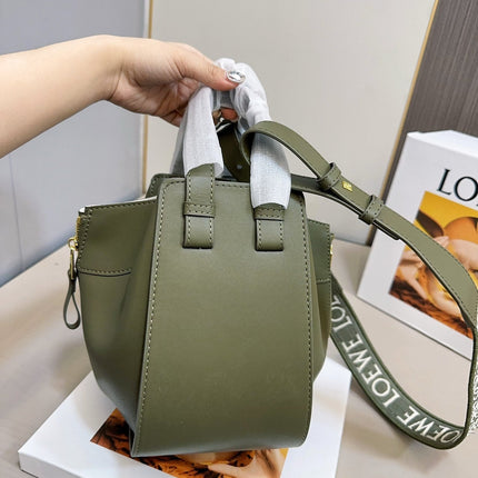 LOE COMPACT HAMMOCK 24 BAG IN OLIVE MELLOW CALFSKIN AND CANVAS