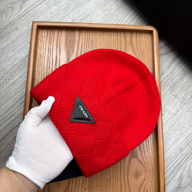 BEANIE HAT IN CHERRY RED WOOL AND RABBIT FUR 342036