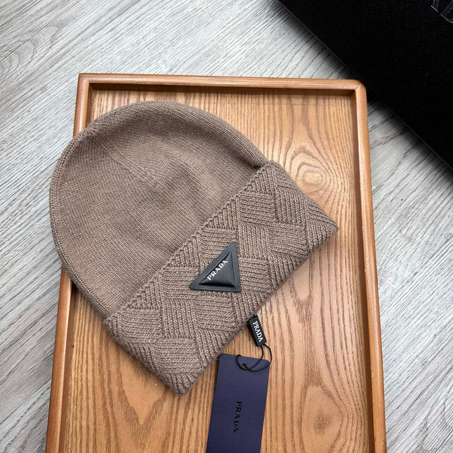 BEANIE HAT IN MEDIUM BROWN WOOL AND RABBIT FUR 436401