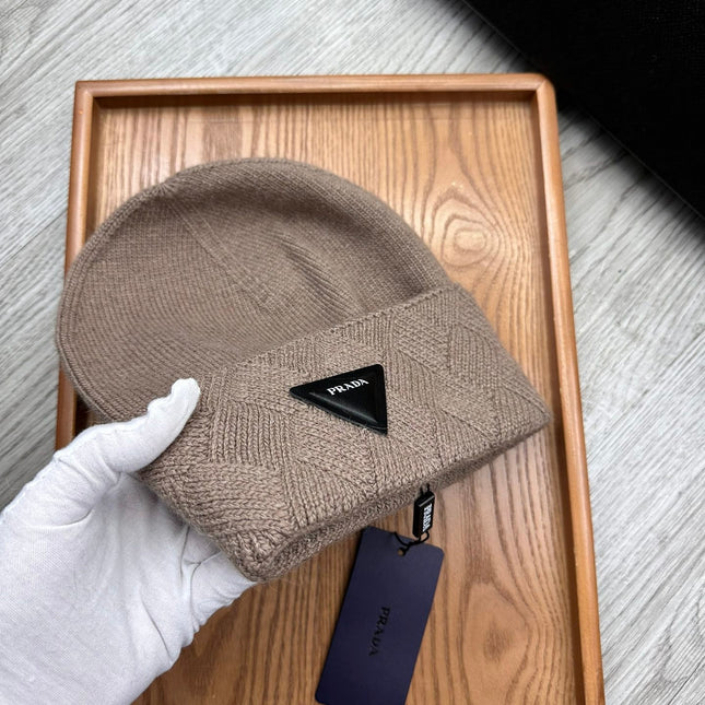 BEANIE HAT IN MEDIUM BROWN WOOL AND RABBIT FUR 342039