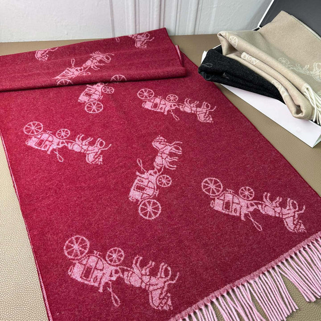 HORSE & CARRIAGE PRINT SCARF 195 CM IN RED PINK 375240
