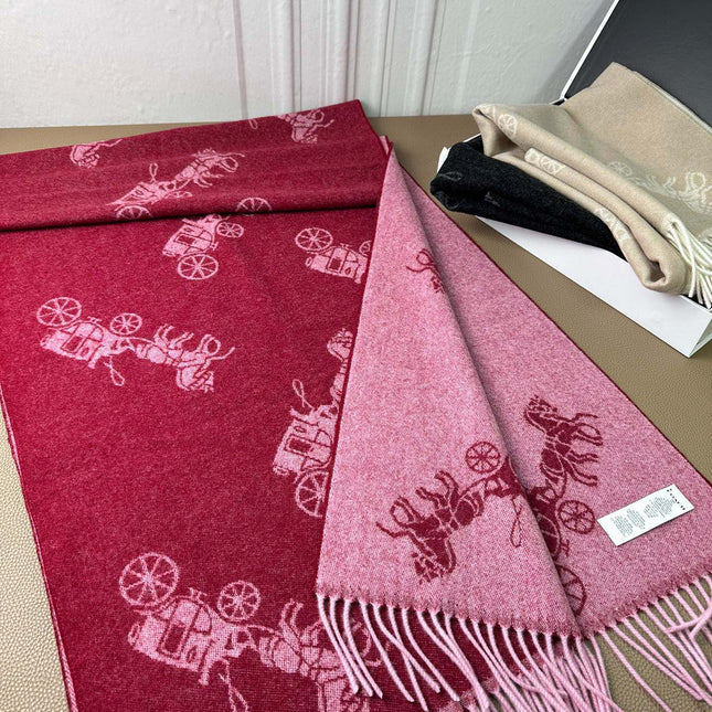 HORSE & CARRIAGE PRINT SCARF 195 CM IN RED PINK 375240