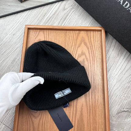 BEANIE HAT IN BLACK WOOL 332393