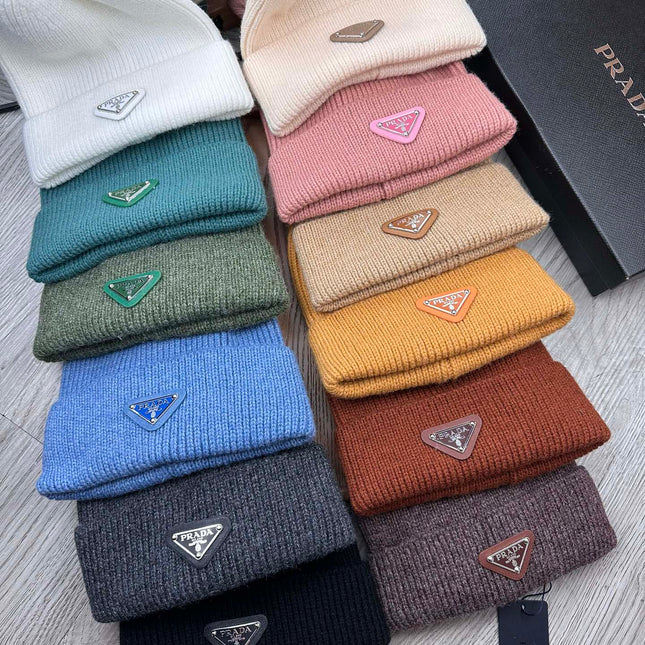 BEANIE HAT IN BLACK WOOL 332393
