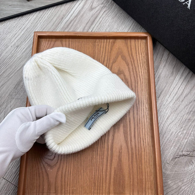 BEANIE HAT IN WHITE WOOL 332394