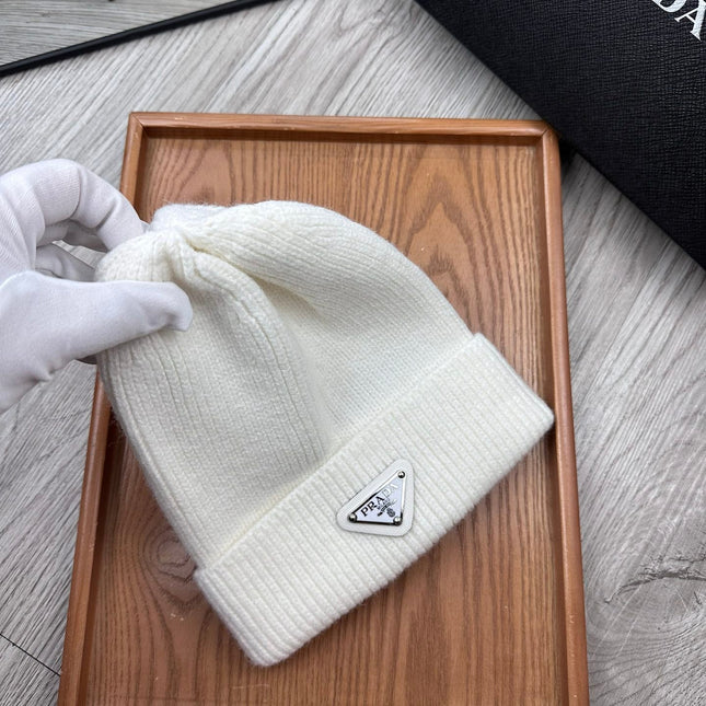 BEANIE HAT IN WHITE WOOL 332394