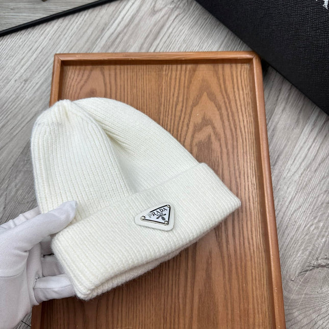 BEANIE HAT IN WHITE WOOL 332394