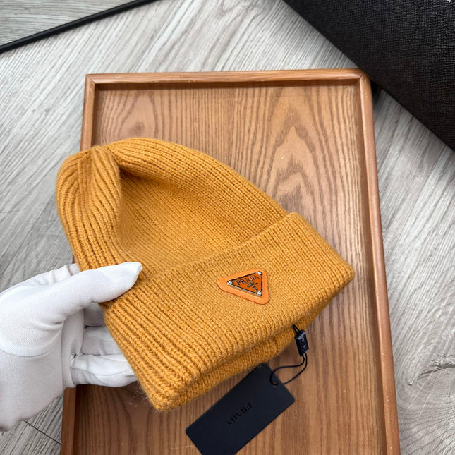 BEANIE HAT IN MUSTARD YELLOW WOOL 332397