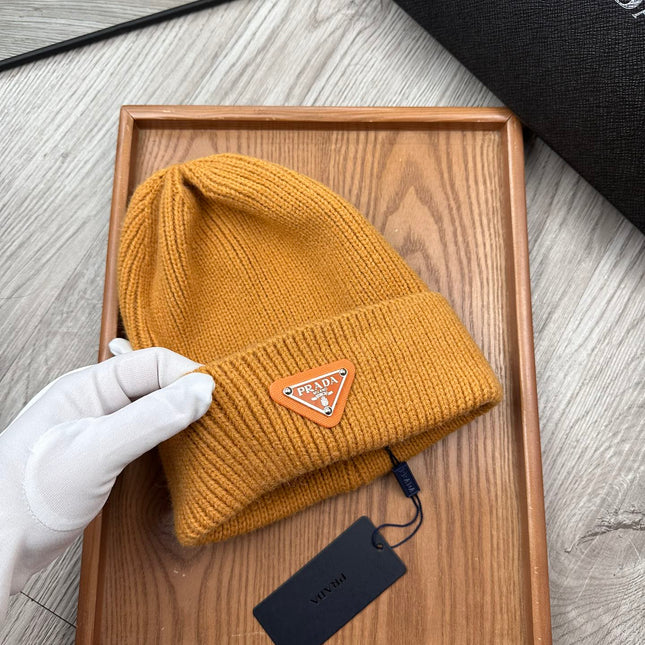 BEANIE HAT IN MUSTARD YELLOW WOOL 332397