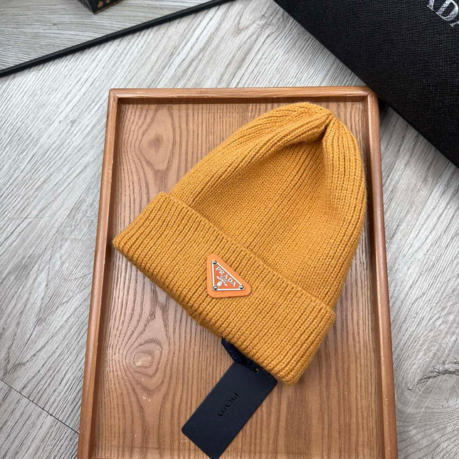 BEANIE HAT IN MUSTARD YELLOW WOOL 332397