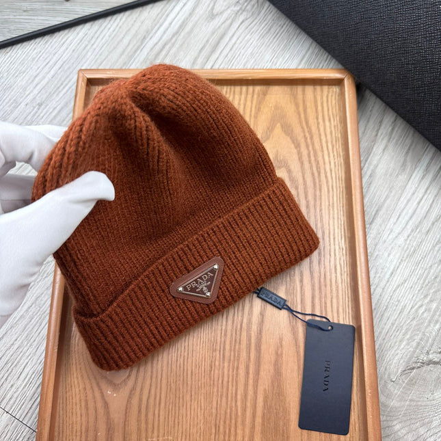 BEANIE HAT IN UMBER BROWN WOOL 332398
