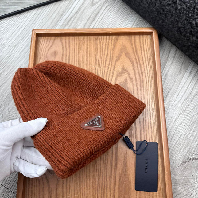BEANIE HAT IN UMBER BROWN WOOL 332398