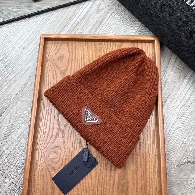 BEANIE HAT IN UMBER BROWN WOOL 332398