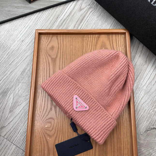 BEANIE HAT IN ROSE PINK WOOL 332401