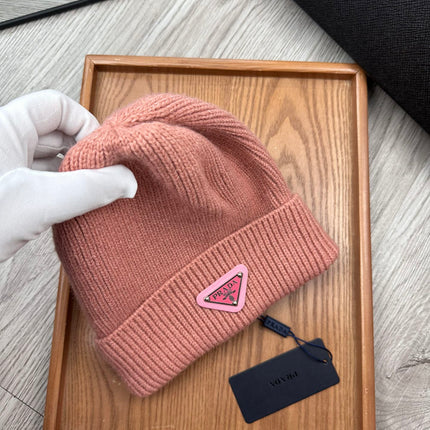 BEANIE HAT IN ROSE PINK WOOL 332401
