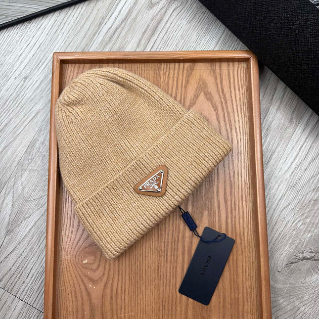 BEANIE HAT IN LIGHT BROWN WOOL 332402