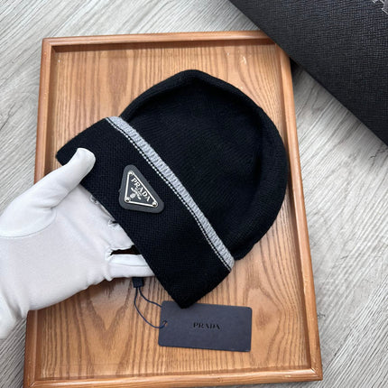 BEANIE HAT IN BLACK WOOL 349648