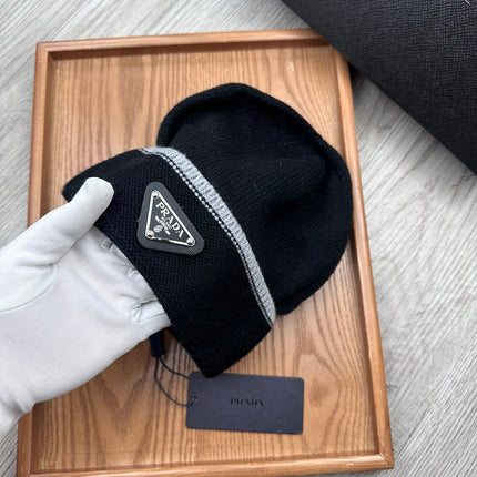 BEANIE HAT IN BLACK WOOL 349648