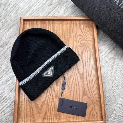 BEANIE HAT IN BLACK WOOL 349648