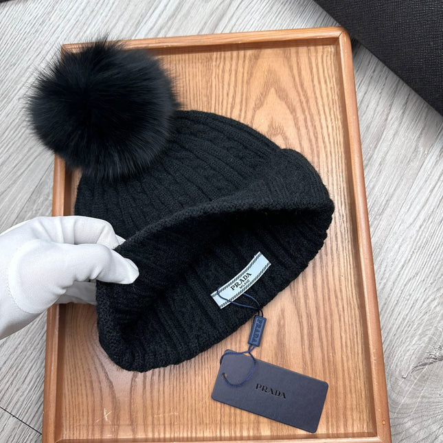 BEANIE HAT IN BLACK WOOL 352368