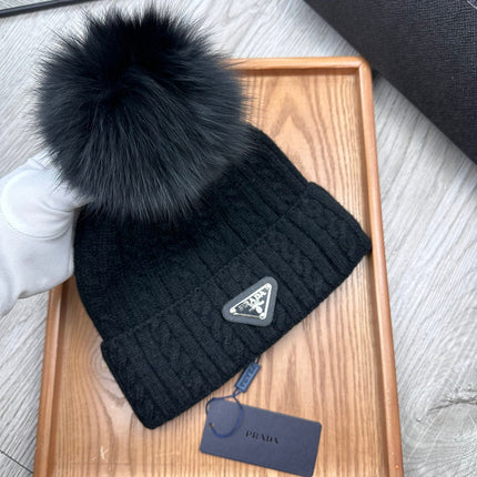 BEANIE HAT IN BLACK WOOL 352368