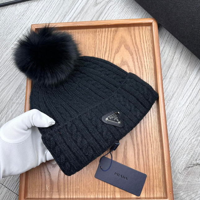 BEANIE HAT IN BLACK WOOL 352368