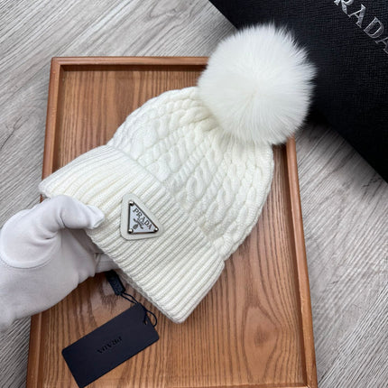 BEANIE HAT IN WHITE WOOL 352376