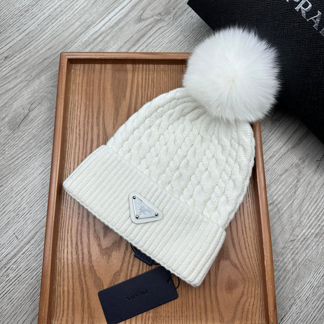 BEANIE HAT IN WHITE WOOL 352376