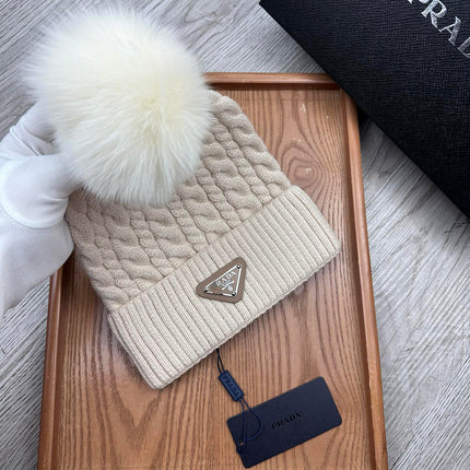 BEANIE HAT IN PARCHMENT BEIGE WOOL 352377