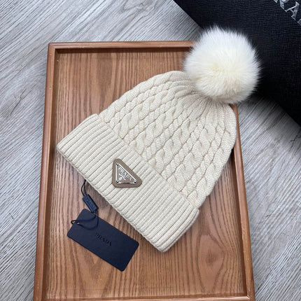 BEANIE HAT IN PARCHMENT BEIGE WOOL 352377