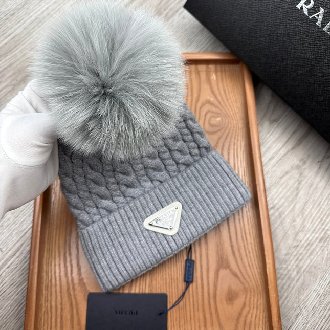 BEANIE HAT IN COIN GRAY WOOL 352378