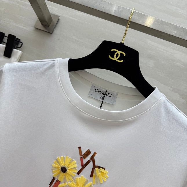 CC 25 Beaded Embroidered Daisy T-shirt White Cotton