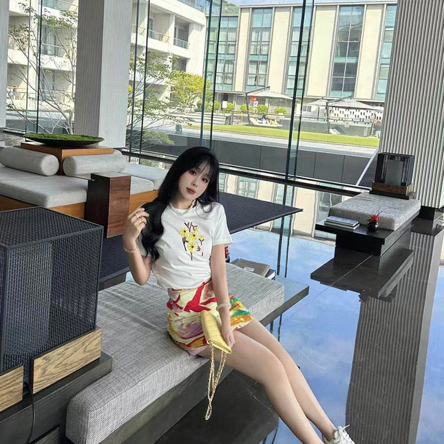 CC 25 Beaded Embroidered Daisy T-shirt White Cotton