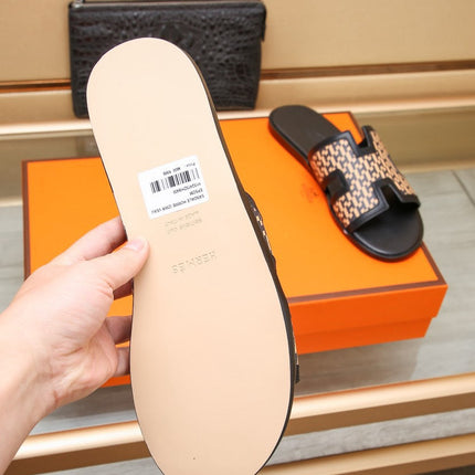 HM ORAN SANDAL BLACK AND PEACHY LAMBSKIN