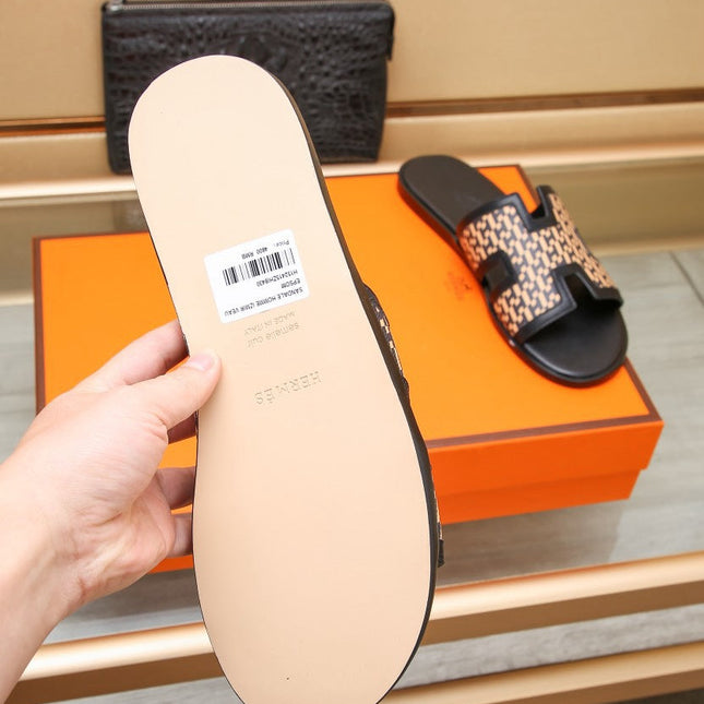 HM ORAN SANDAL BLACK AND PEACHY LAMBSKIN