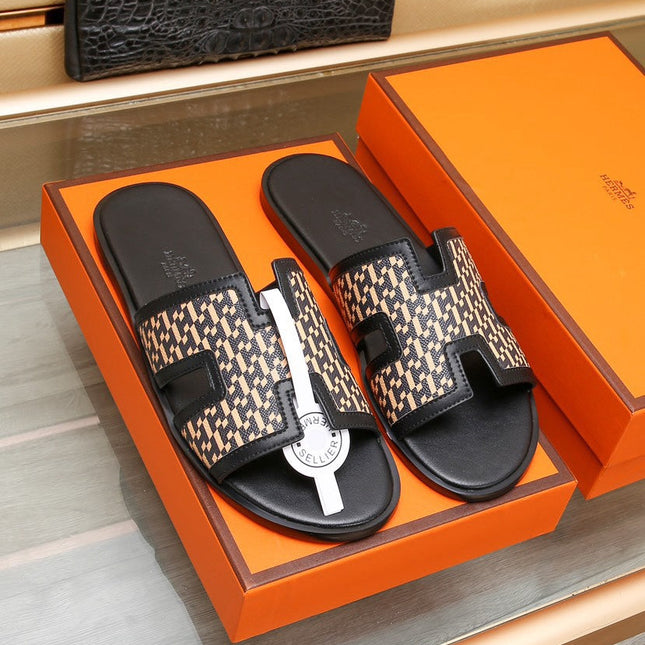 HM ORAN SANDAL BLACK AND PEACHY LAMBSKIN