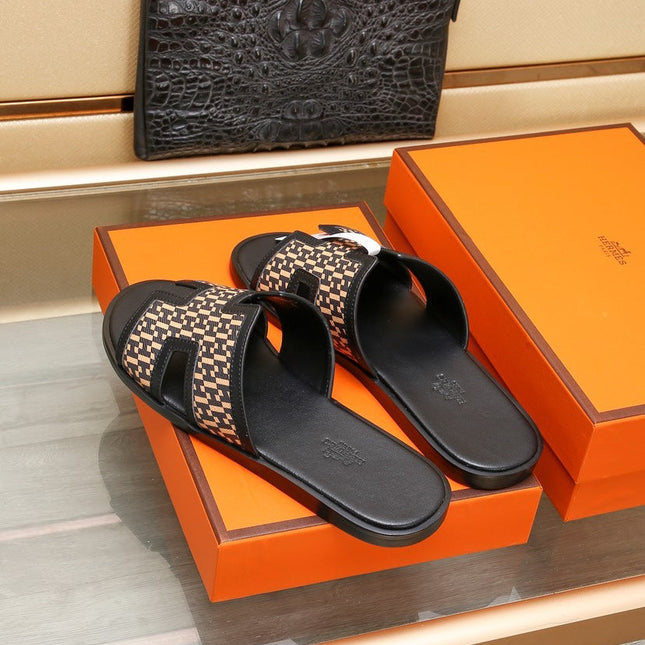 HM ORAN SANDAL BLACK AND PEACHY LAMBSKIN